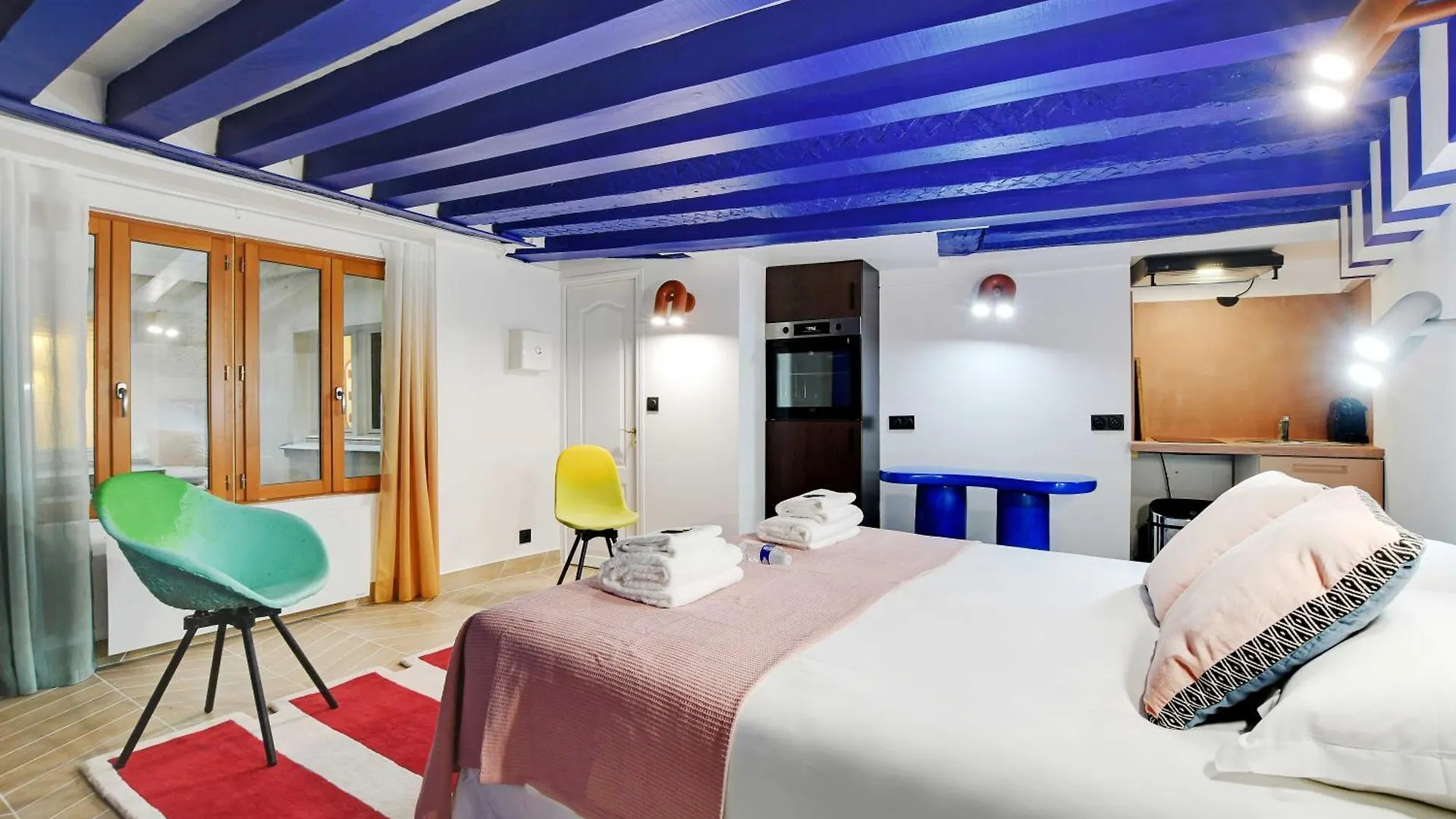 Modern Studio For 2 - Louvre Museum-Rivoli Paris Apartment